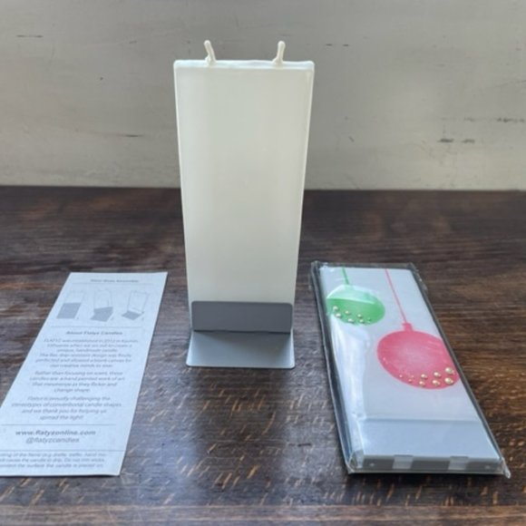 Flatyz - UNOPENED Christmas Handmade Twin Wicks Candle with Steel Stand - NWT - Picture 4 of 7